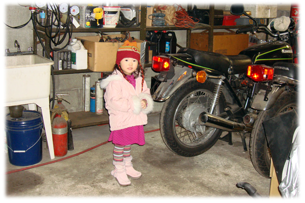 KILALA、真冬のバイク屋さんへ行く。